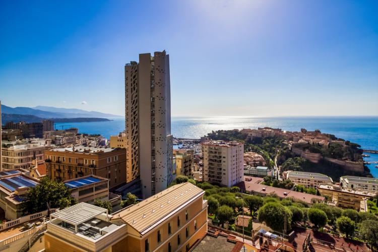 Monte-Carlo View: 3P avec Vue Panoramique, Cave & Parking dans Immeuble avec Concierge 24/7