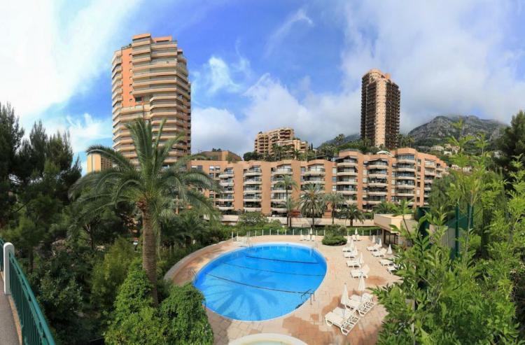 I4MjG_vue-piscine-1708096103.jpg