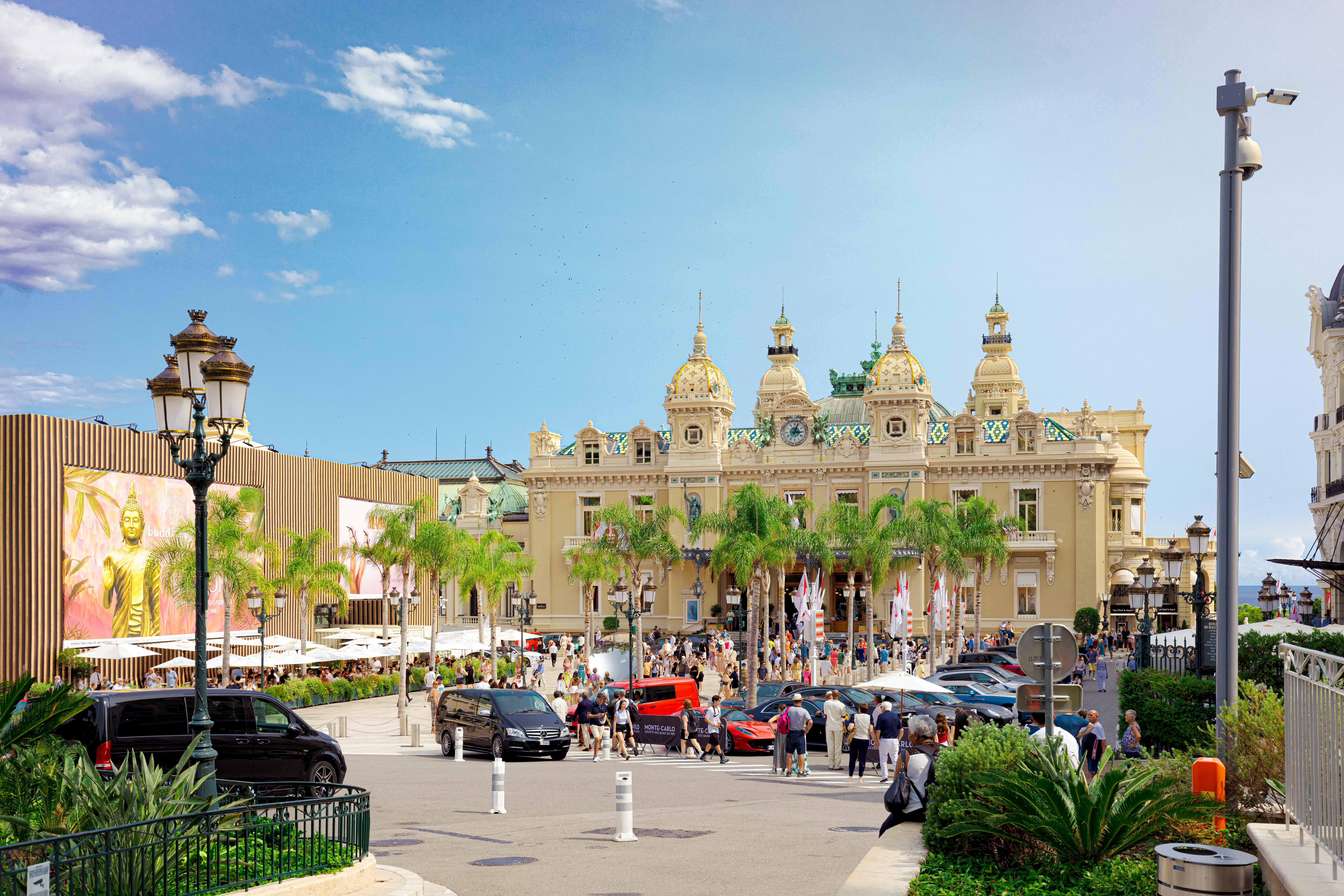 LUXUEUX FULL FLOOR - CARRE D'OR