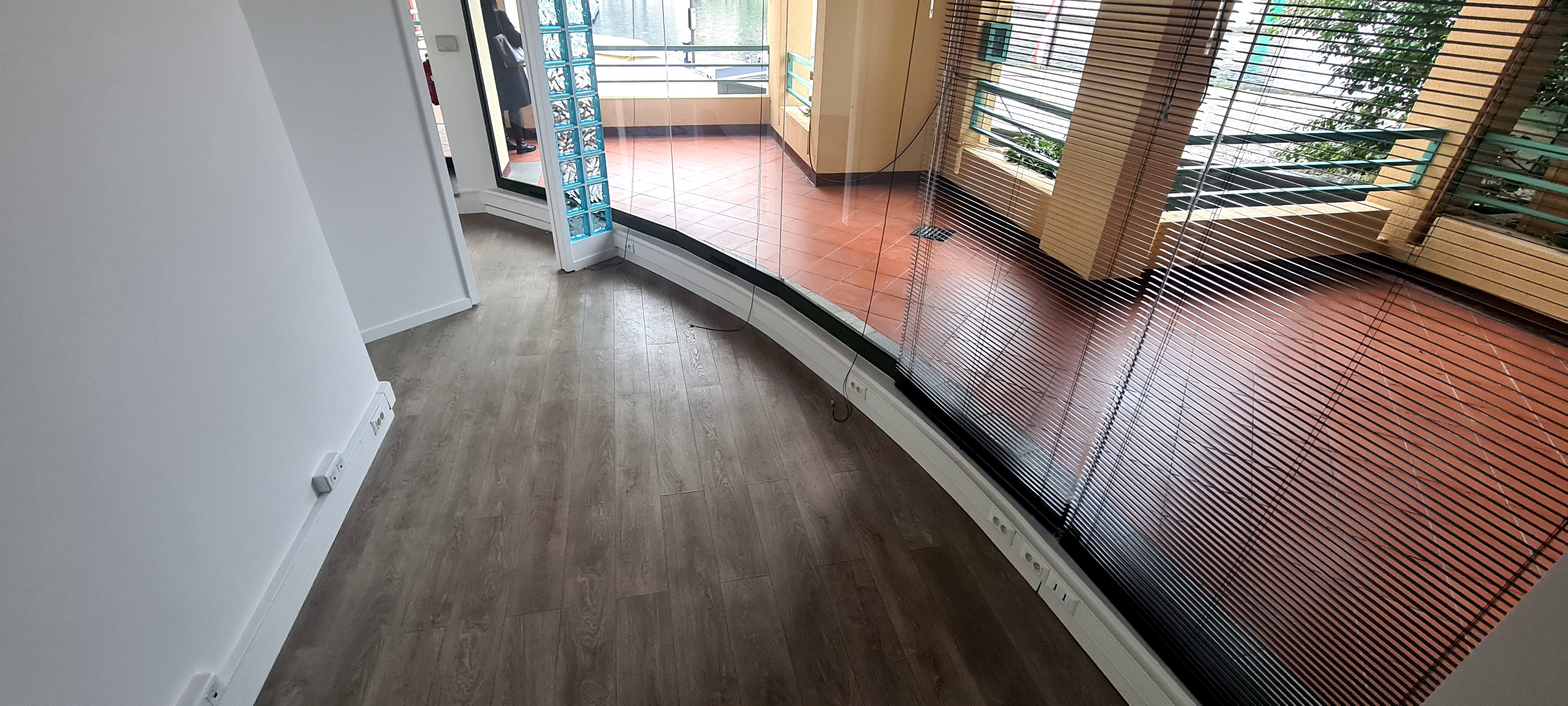 PORT DE FONTVIEILLE - VITRINE BUREAUX OPENSPACE - GRAND LARGE
