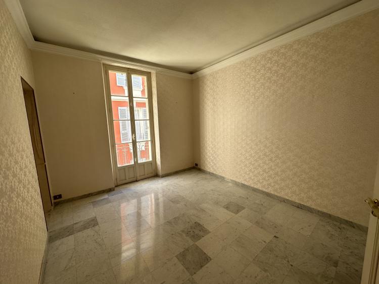 Appartement à rénover au cœur de la Condamine