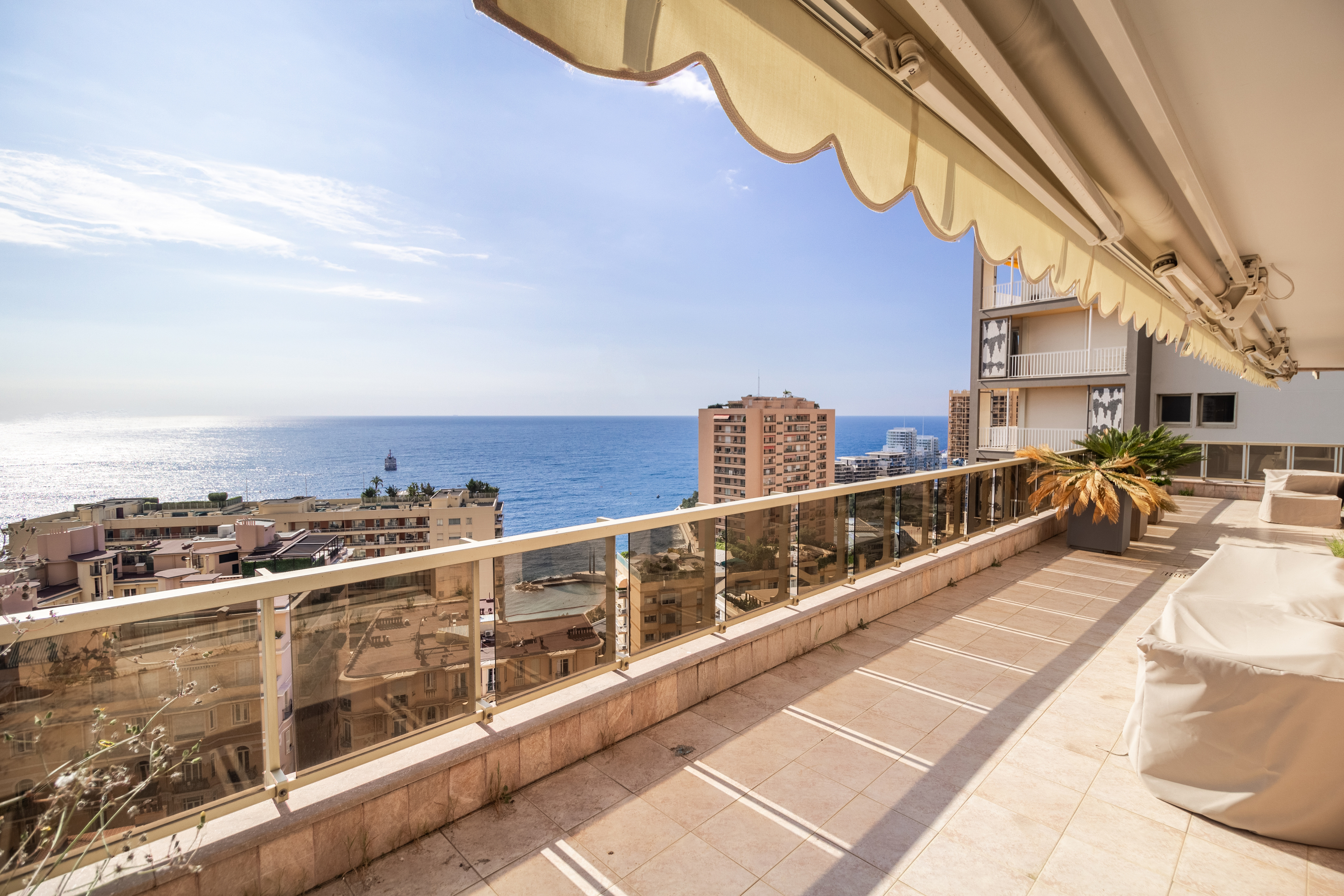 Magnifique penthouse face à la mer