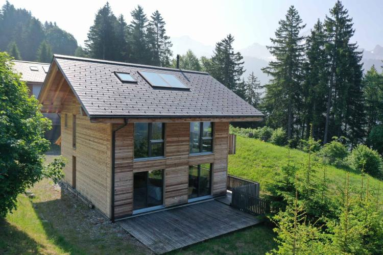 Chalet contemporain avec vue dégagée sur les montagnes