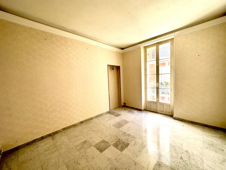 Appartement à rénover au cœur de la Condamine