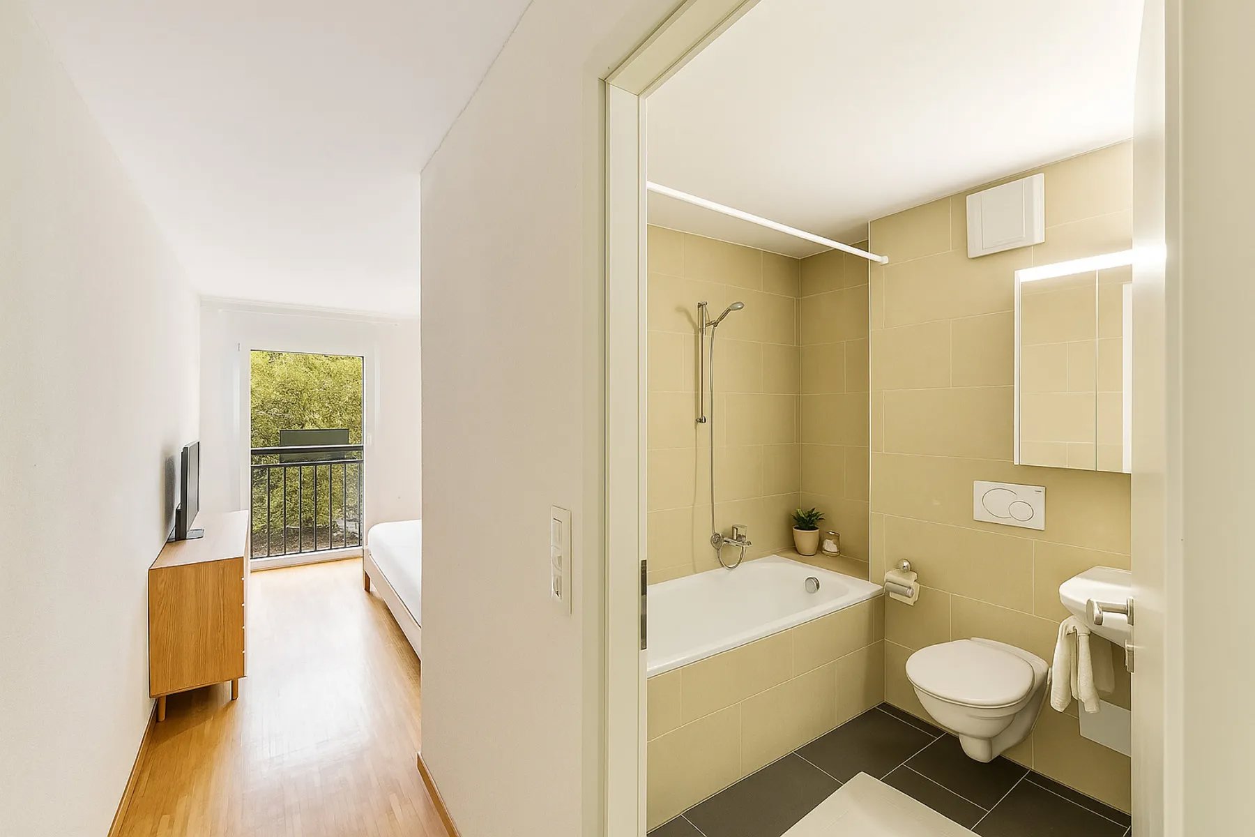 Appartement Traversant De 5,5 Pièces Avec Vue Sur Le Lac