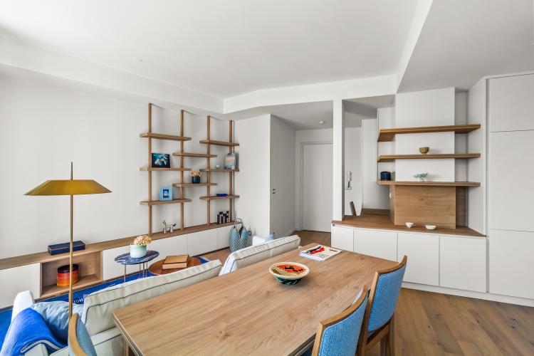 Appartement rénové de deux pièces avec une vue jusqu’à la mer