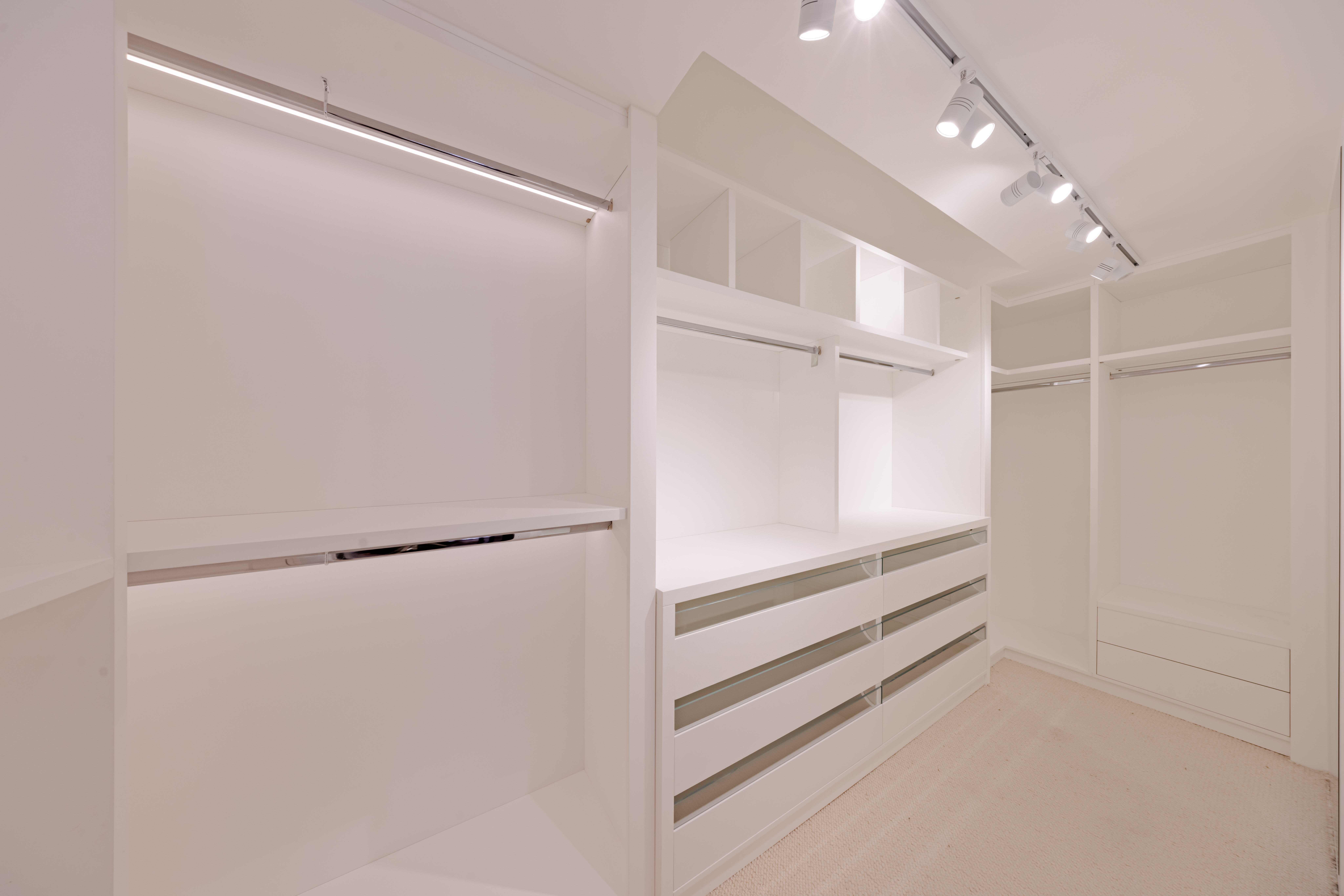 MAGNIFIQUE PENTHOUSE RENOVE
