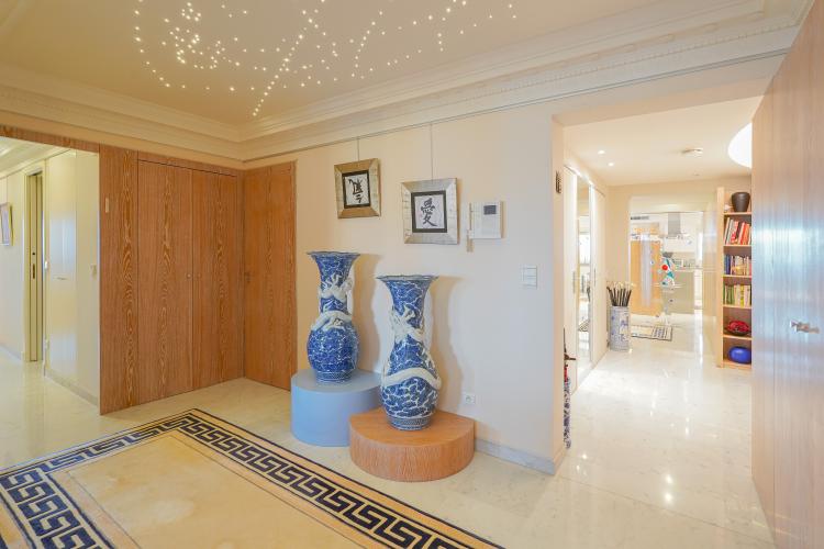 Kkg6l_couloir-2-seaside-plaa-barnes-monaco-1752847967.jpg