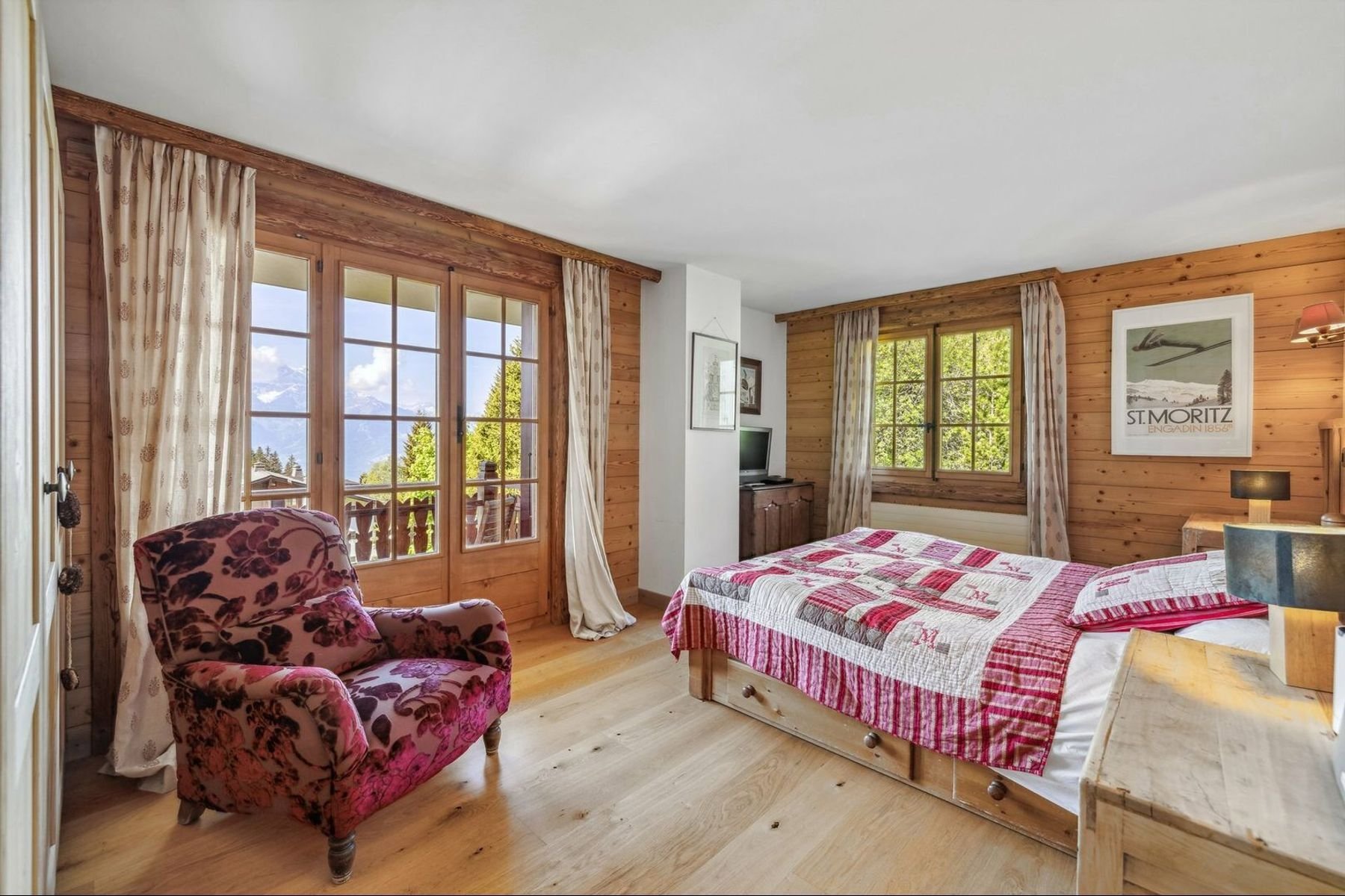 Le Granit : Appartement Rénové De 4 Chambres Au Domaine De La Résidence