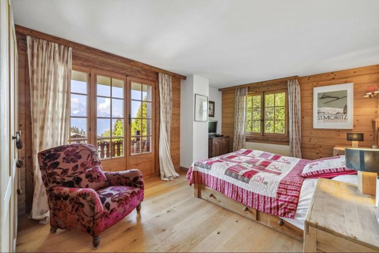 Le Granit : Appartement Rénové De 4 Chambres Au Domaine De La Résidence