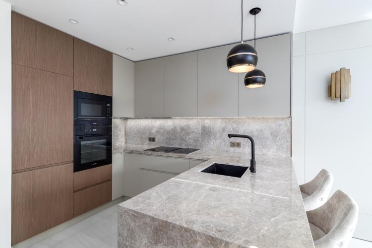 Palais Héraclès : Appartement 4 Pièces Rénové et Vue Directe sur le Grand Prix de Monaco