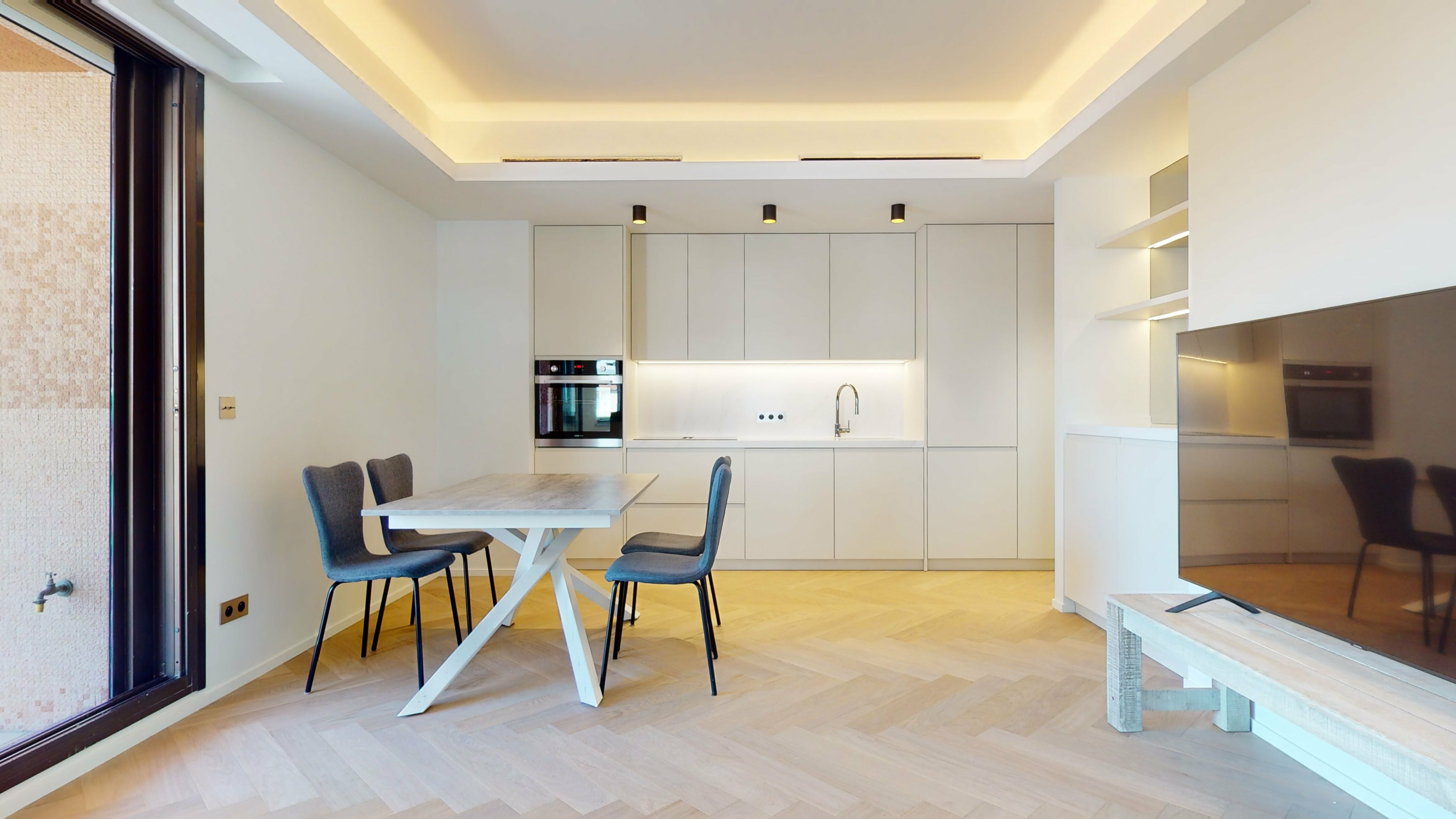 SPACIEUX 2 PIECES VUE MER RENOVE