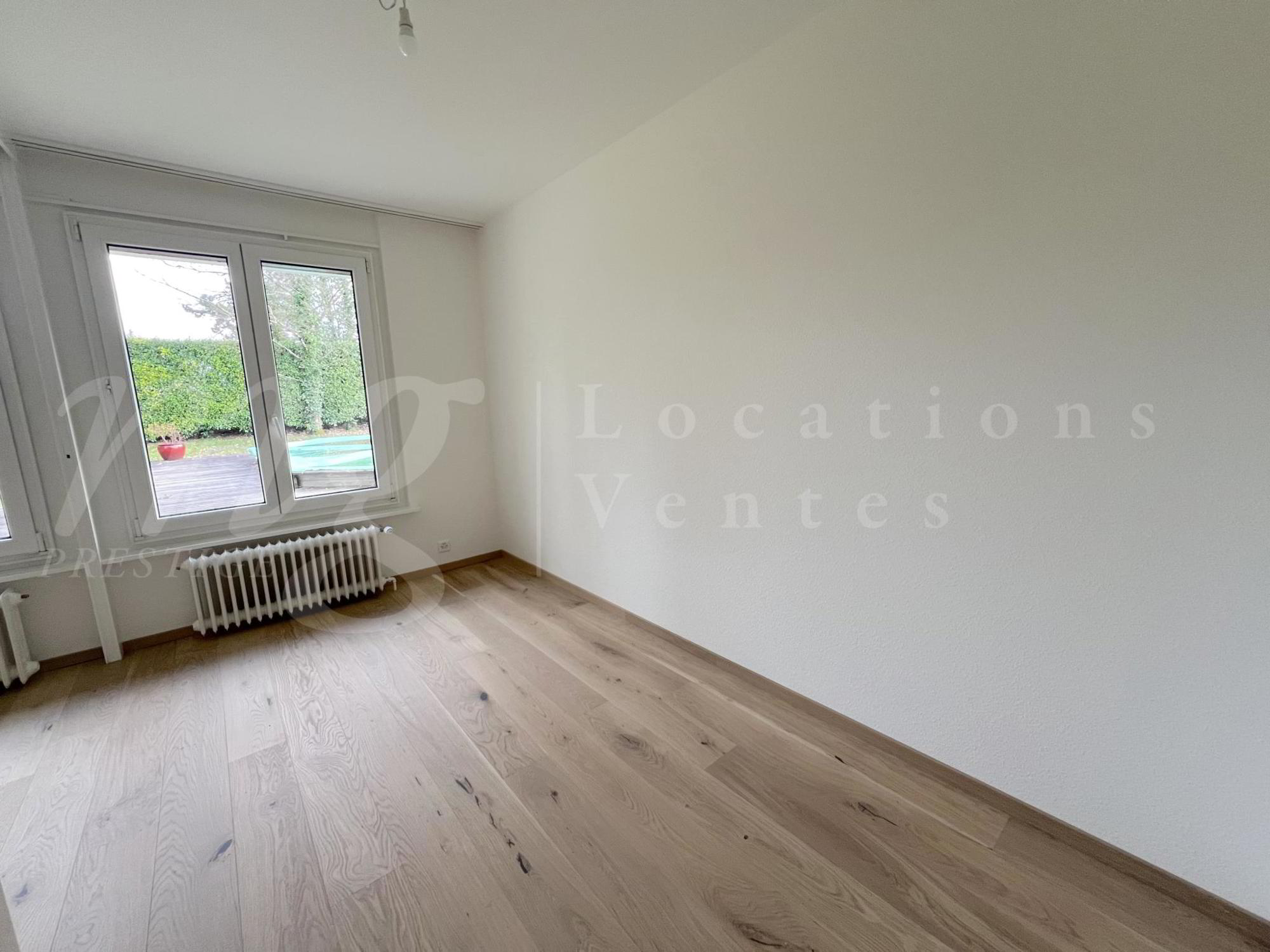 lJnVR_lookmove_237423037_10.jpg