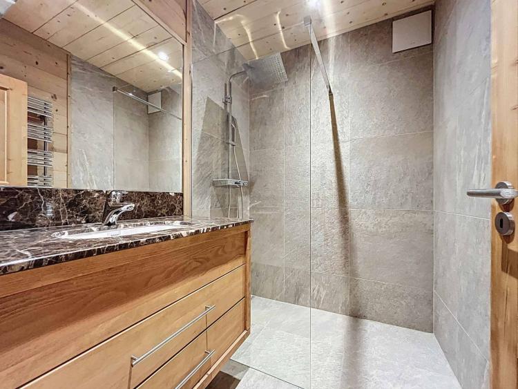 Appartement avec cachet face aux montagnes, à deux pas des pistes