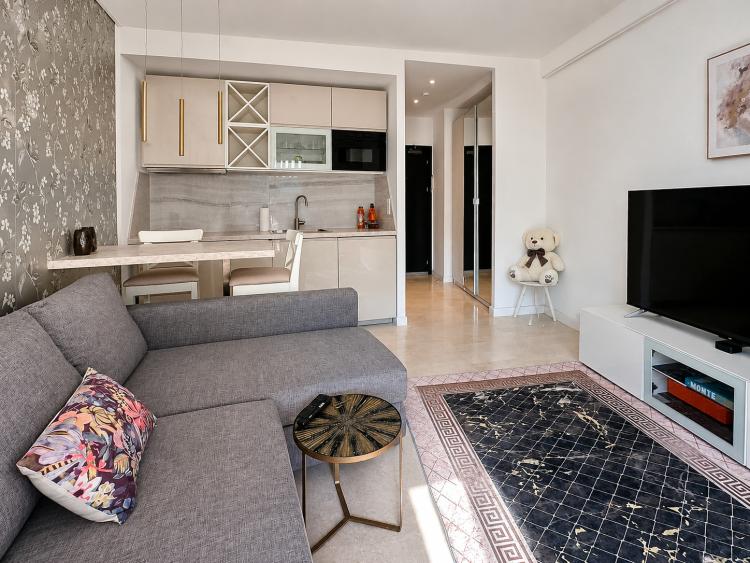 LA ROUSSE - ANNONCIADE - STUDIO EN ETAGE ELEVE