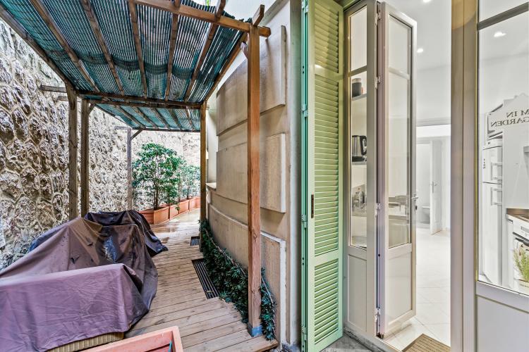 Palais Bosio: Appartement de 3 Pièces avec Terrasse - Calme