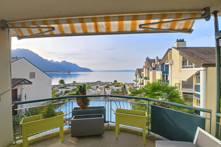 Grand duplex de 3.5 pièces avec vue imprenable sur le lac et les montagnes