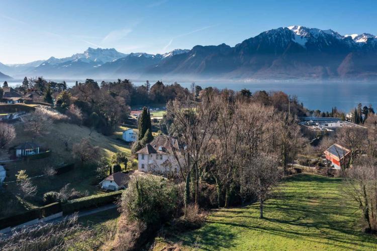 Magnifique villa contiguë située dans un quartier résidentiel calme et sécurisé !