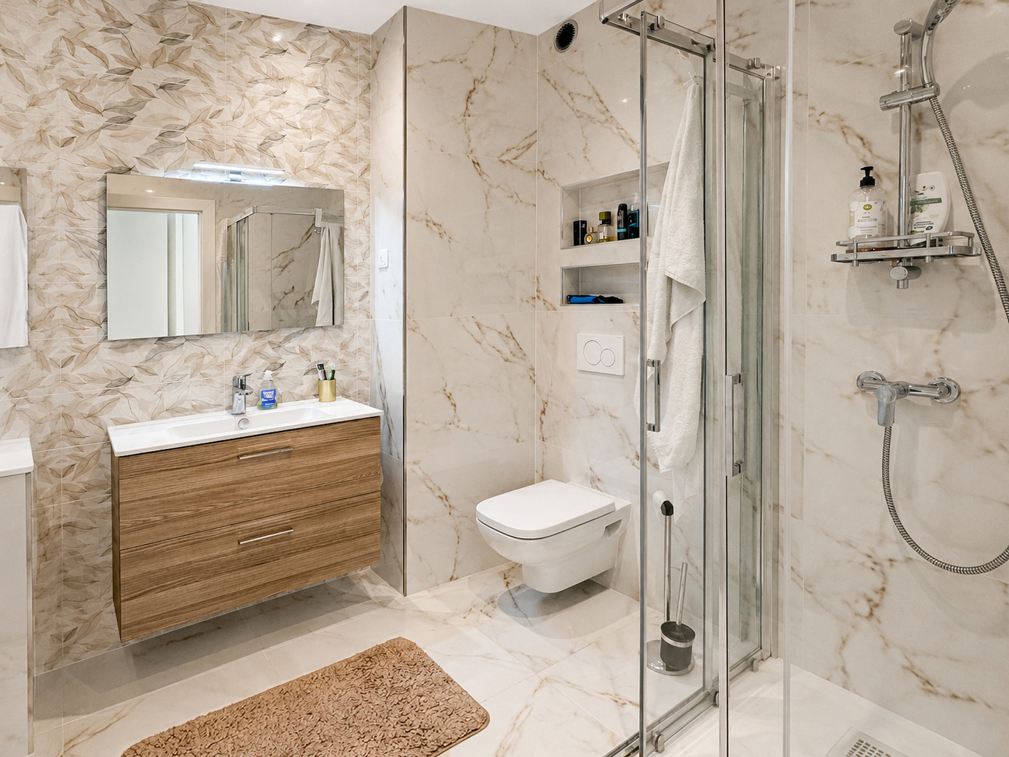 LA ROUSSE - ANNONCIADE - STUDIO EN ETAGE ELEVE