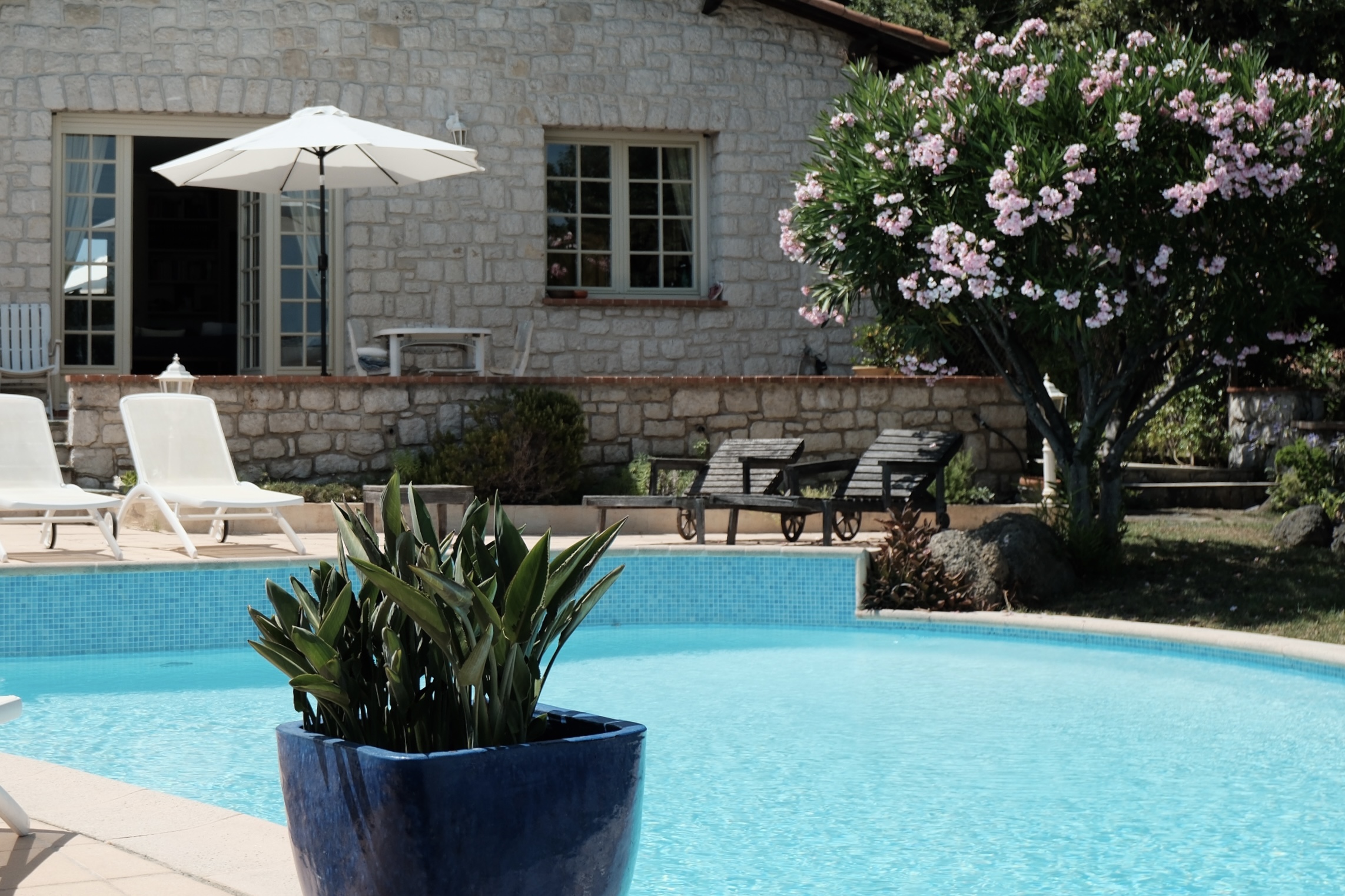 VENTE MAGNIFIQUE VILLA AVEC PISCINE RCM