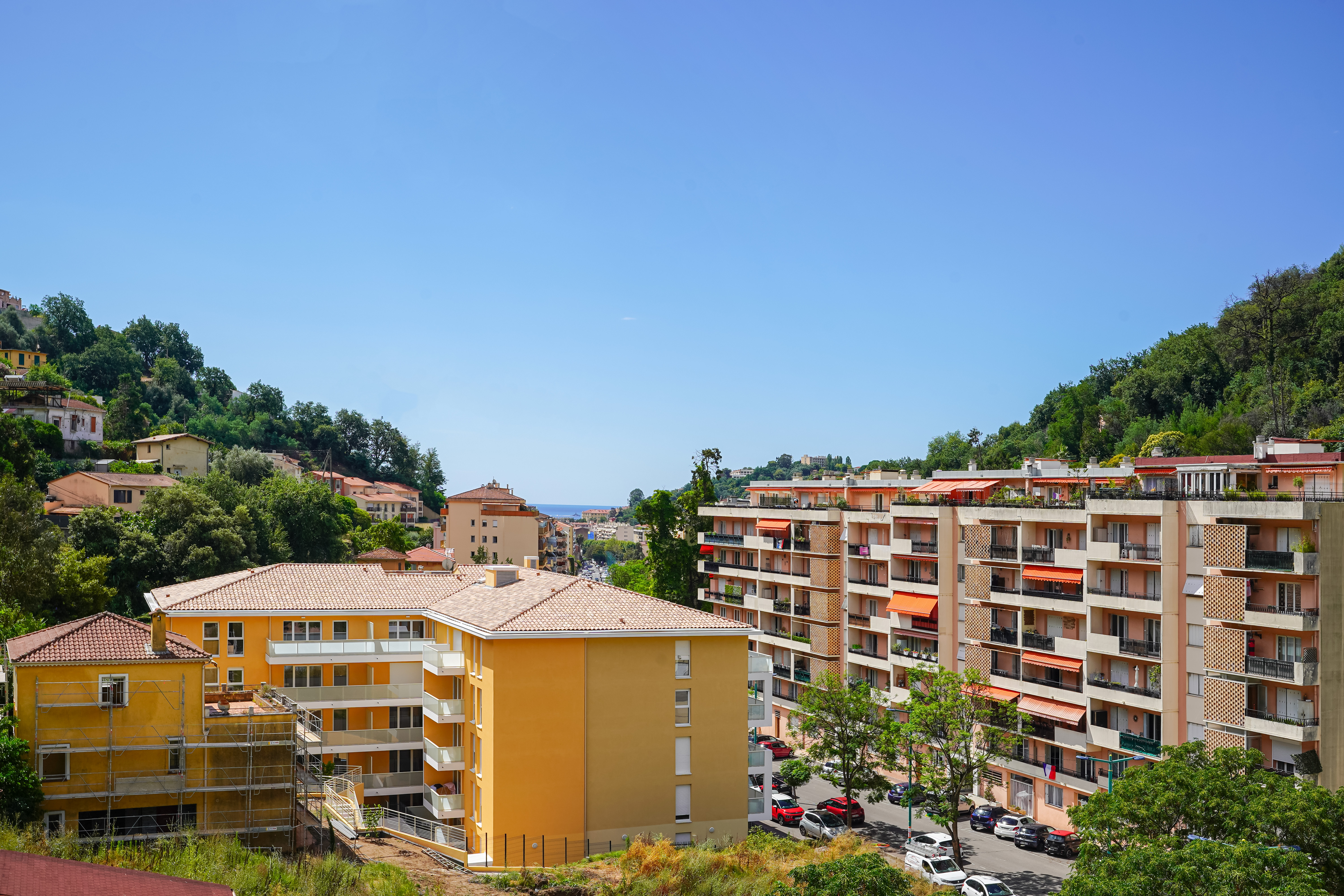 MENTON BORRIGO - 4 PIECES - CAVE ET PARKING