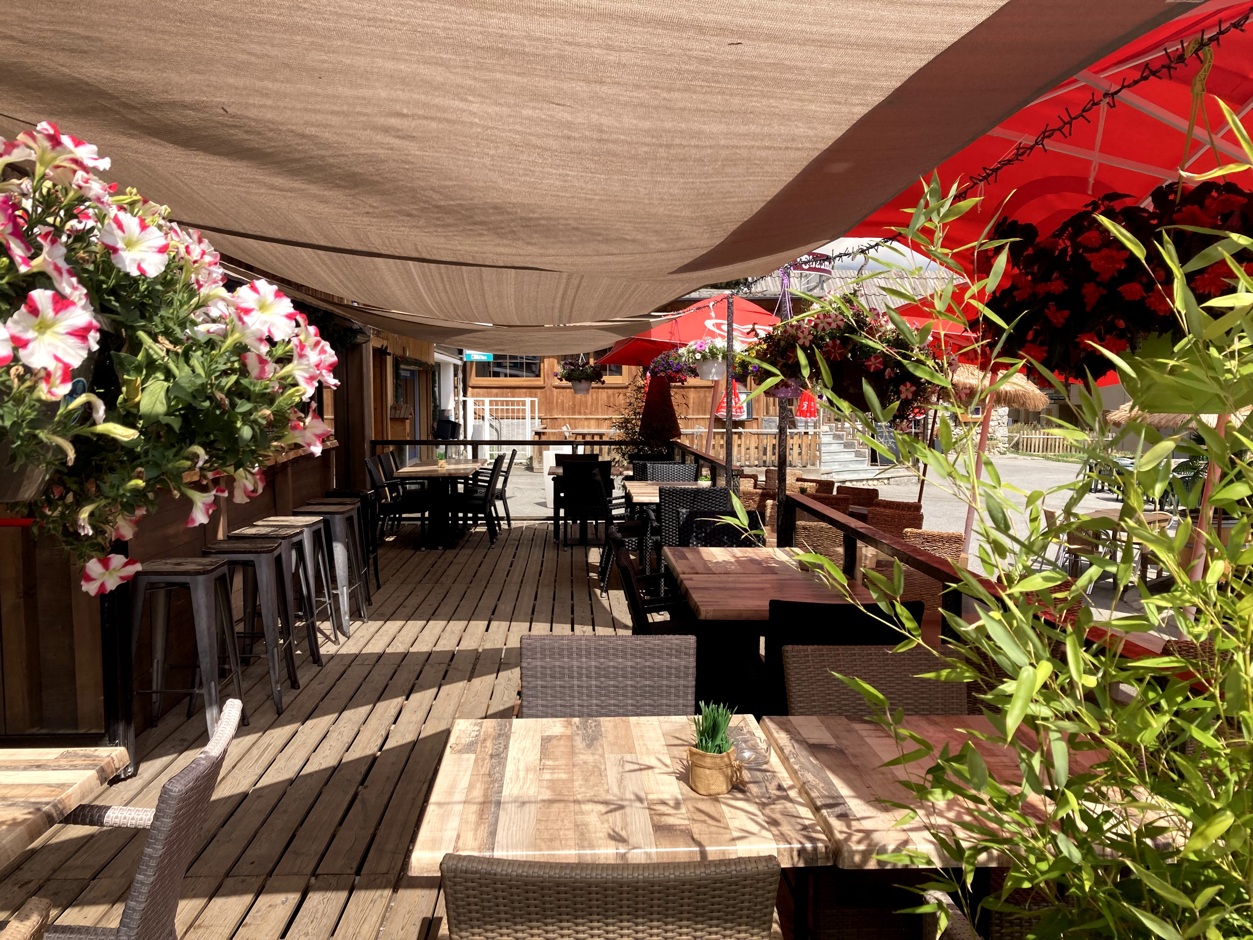 Ne8DD_the-spot-terrasse-2-1694594836.jpg