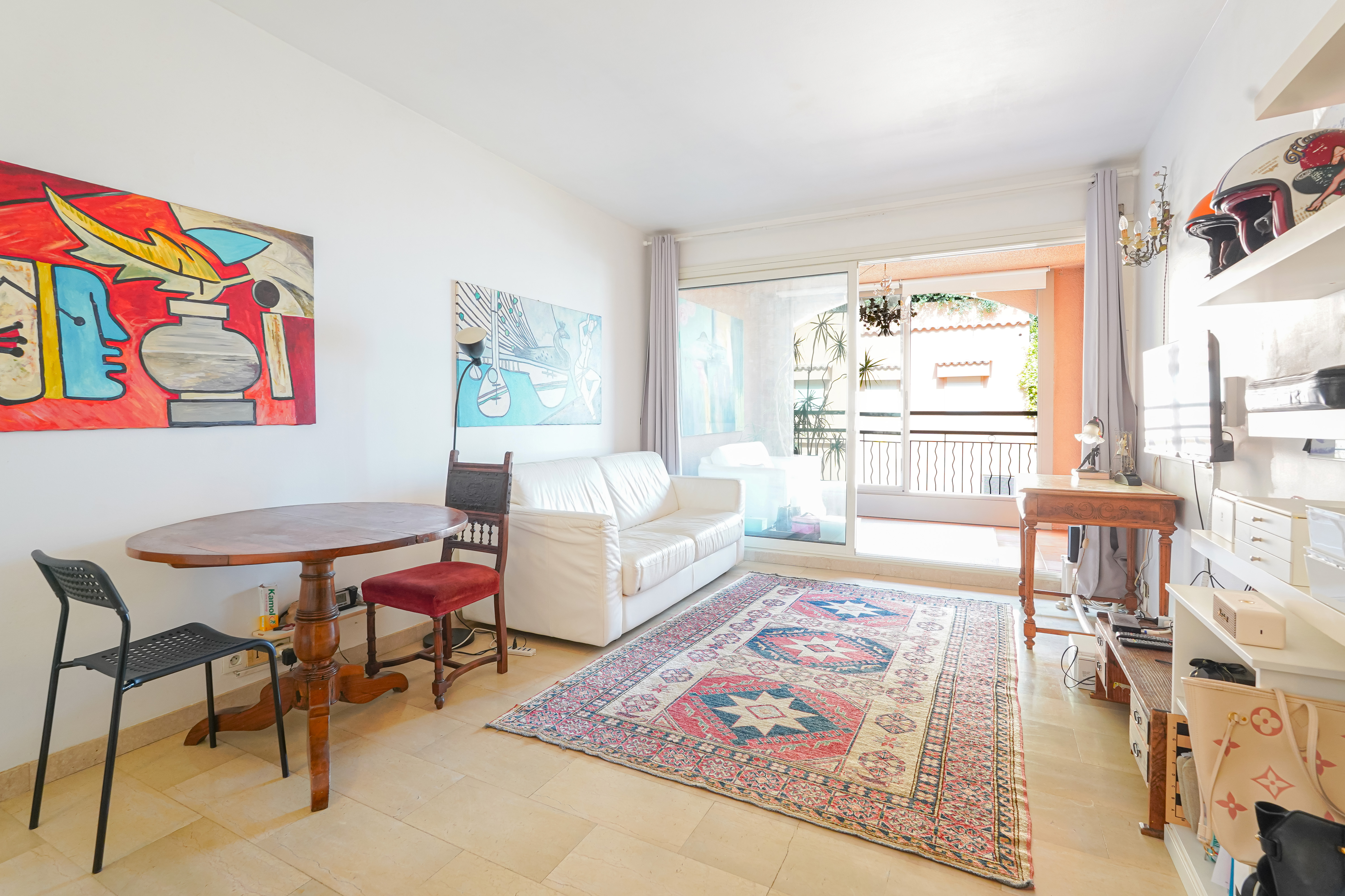 PORT DE FONTVIEILLE - STUDIO AVEC APERÇU MER