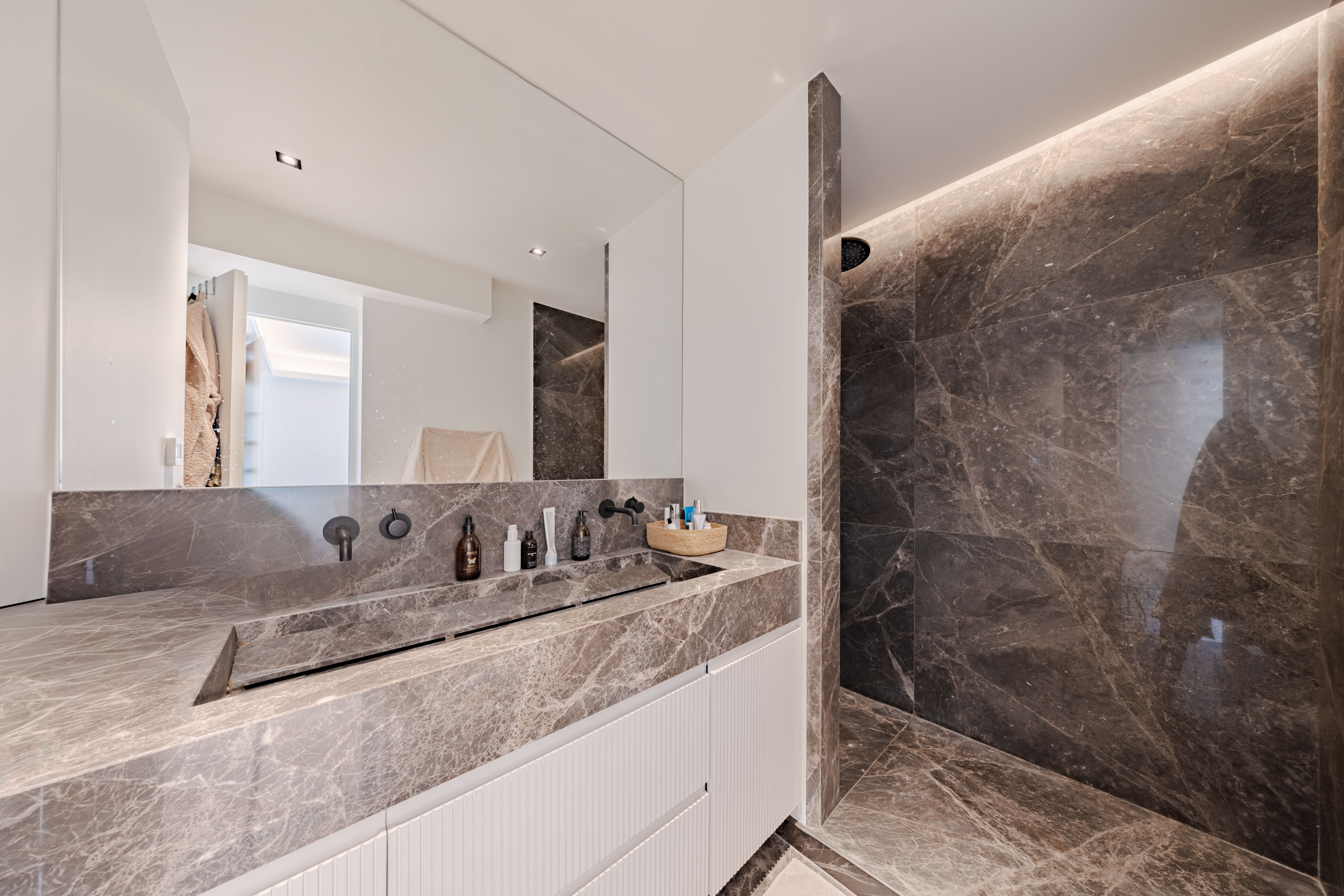 MAGNIFIQUE 2 PIECES VUE MER RENOVE