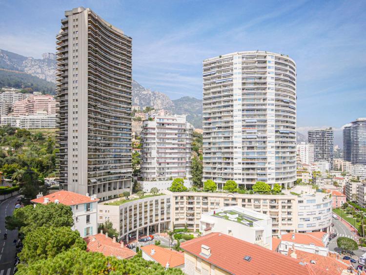 LA ROUSSE - ANNONCIADE - STUDIO EN ETAGE ELEVE