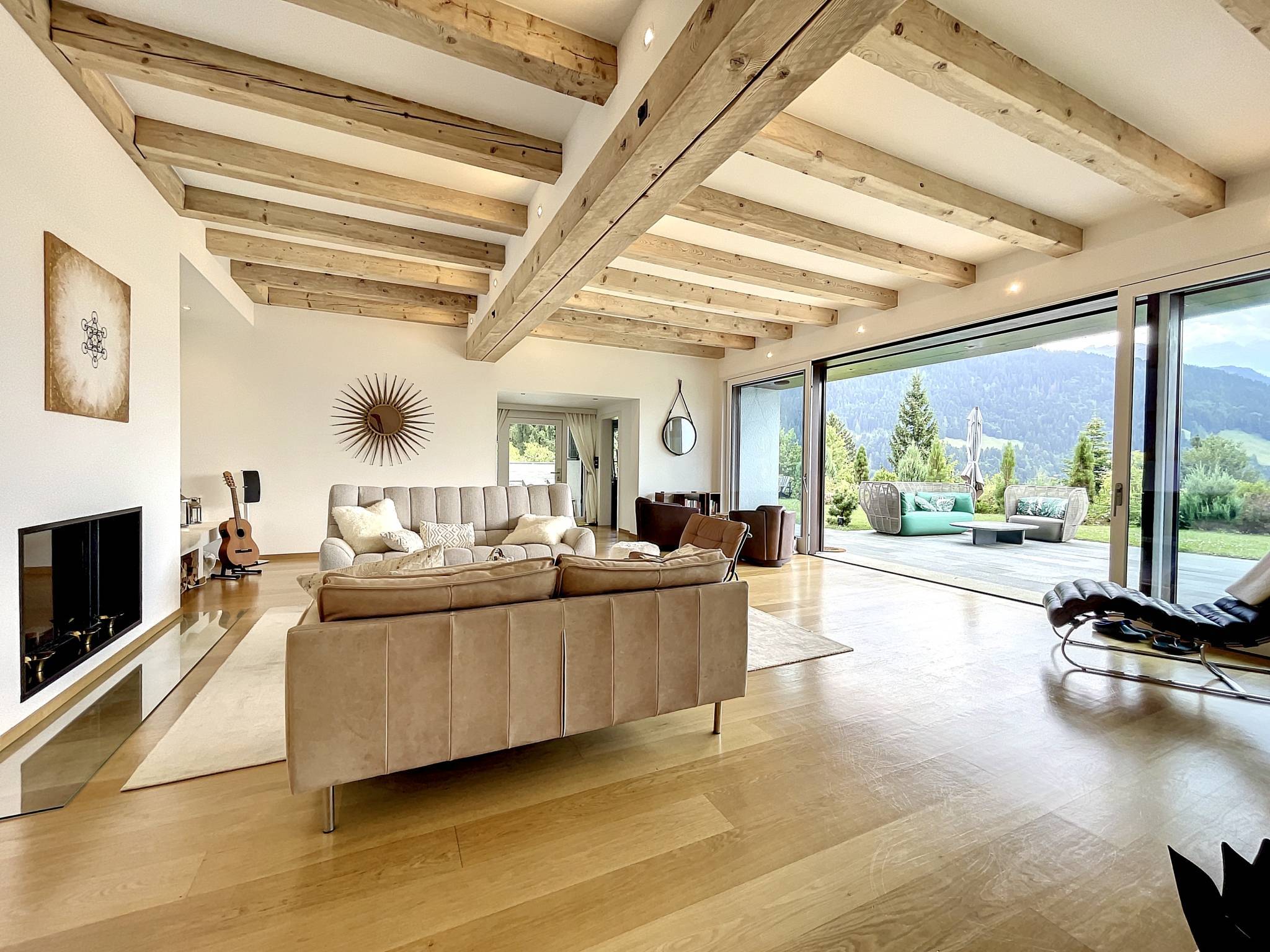 Somptueux chalet avec piscine et vue imprenable sur les Dents-du-Midi