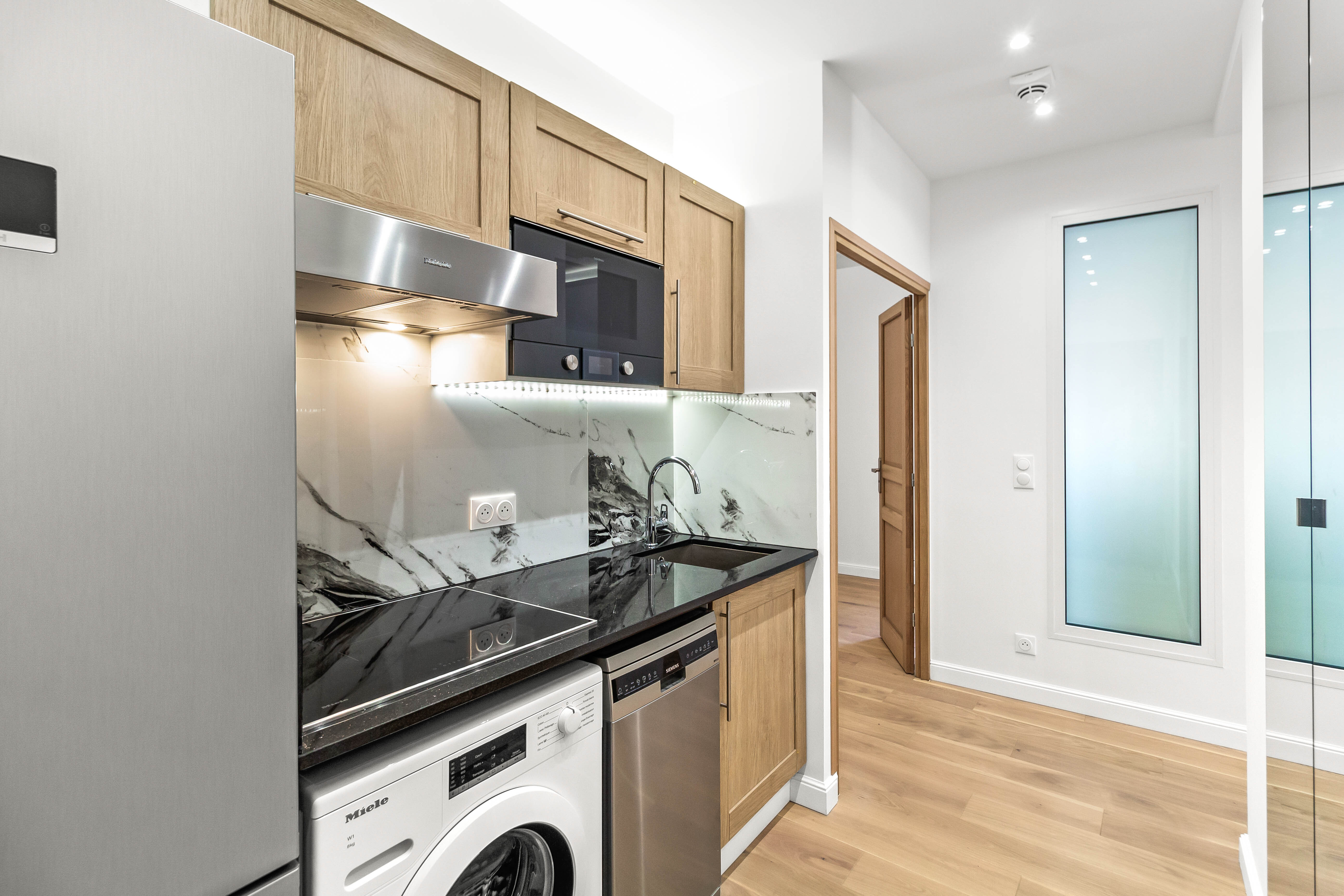 L'Ambassador: Appartement de deux pièces entièrement rénové