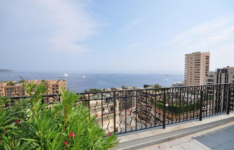 CARRÉ D'OR - PENTHOUSE - VILLA SAN CARLO