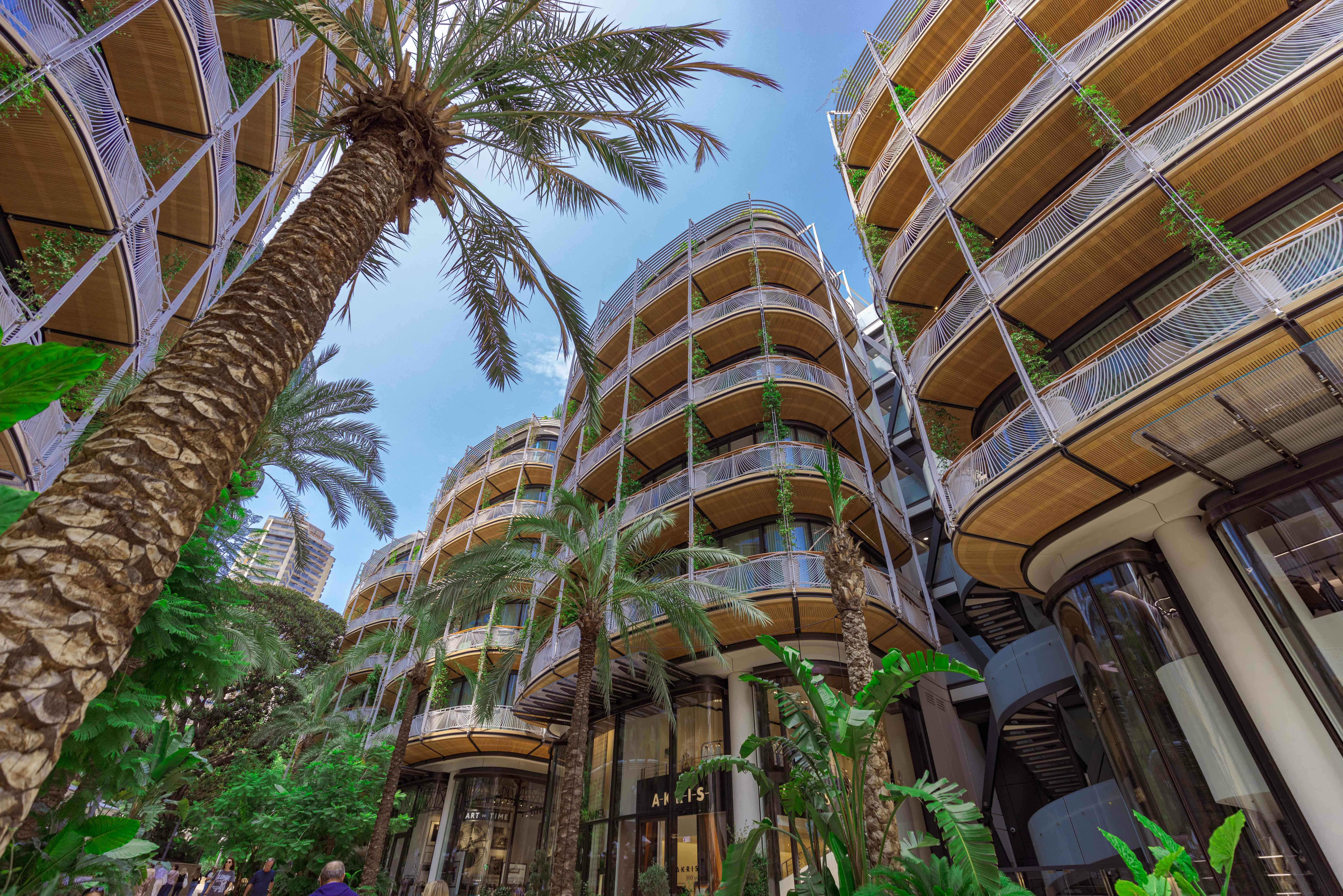 LUXUEUX FULL FLOOR - CARRE D'OR