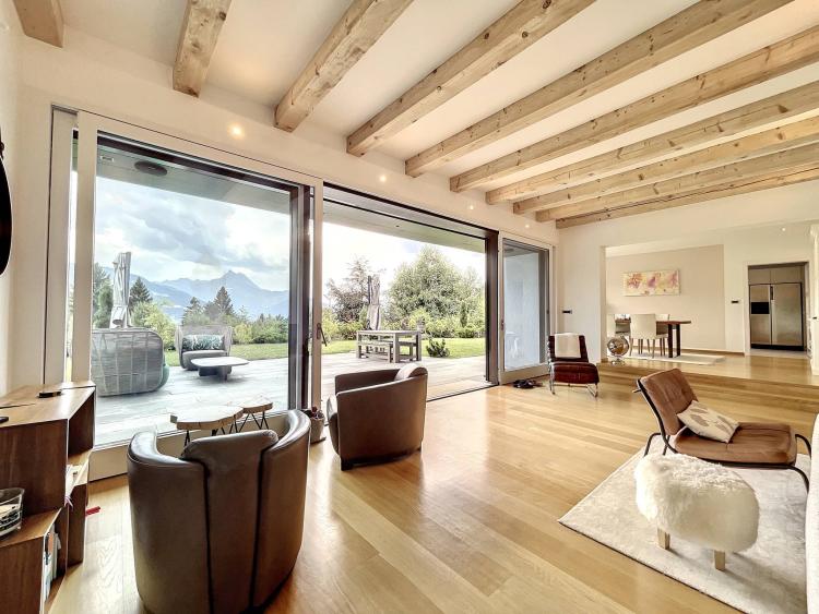 Somptueux chalet avec piscine et vue imprenable sur les Dents-du-Midi