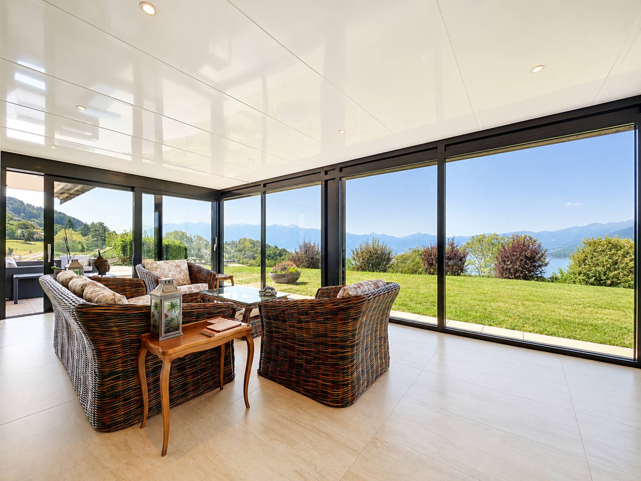 Appartement de standing de plus de 360 m2 avec vue sur le lac