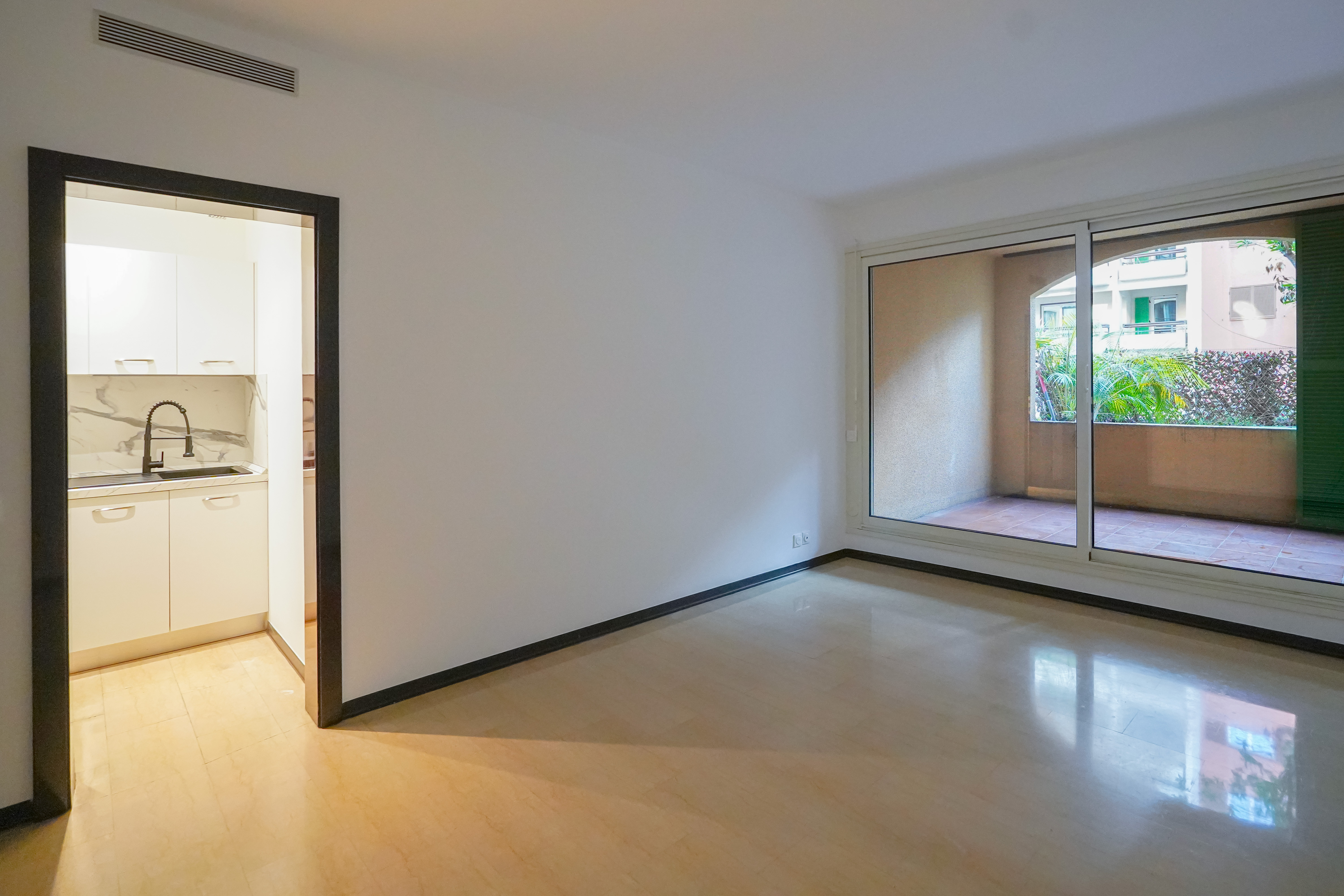 SOUS OFFRE - FONTVIEILLE MARINA - STUDIO - IDÉAL INVESTISSEMENT