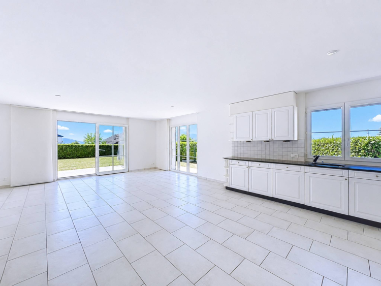 Spacieux appartement de 5.5 pièces avec terrasse et grand jardin