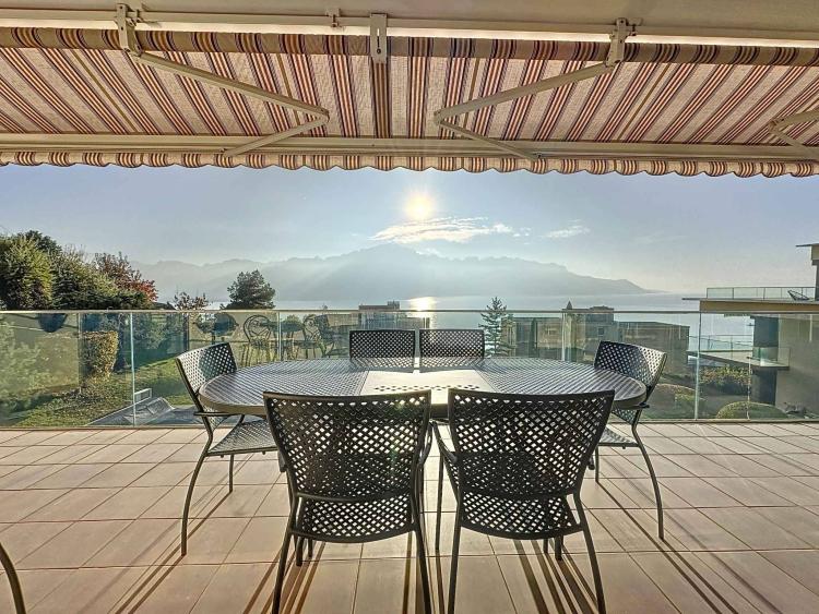 Rare ! Appartement de 5.5 pièces avec superbe vue sur le lac 