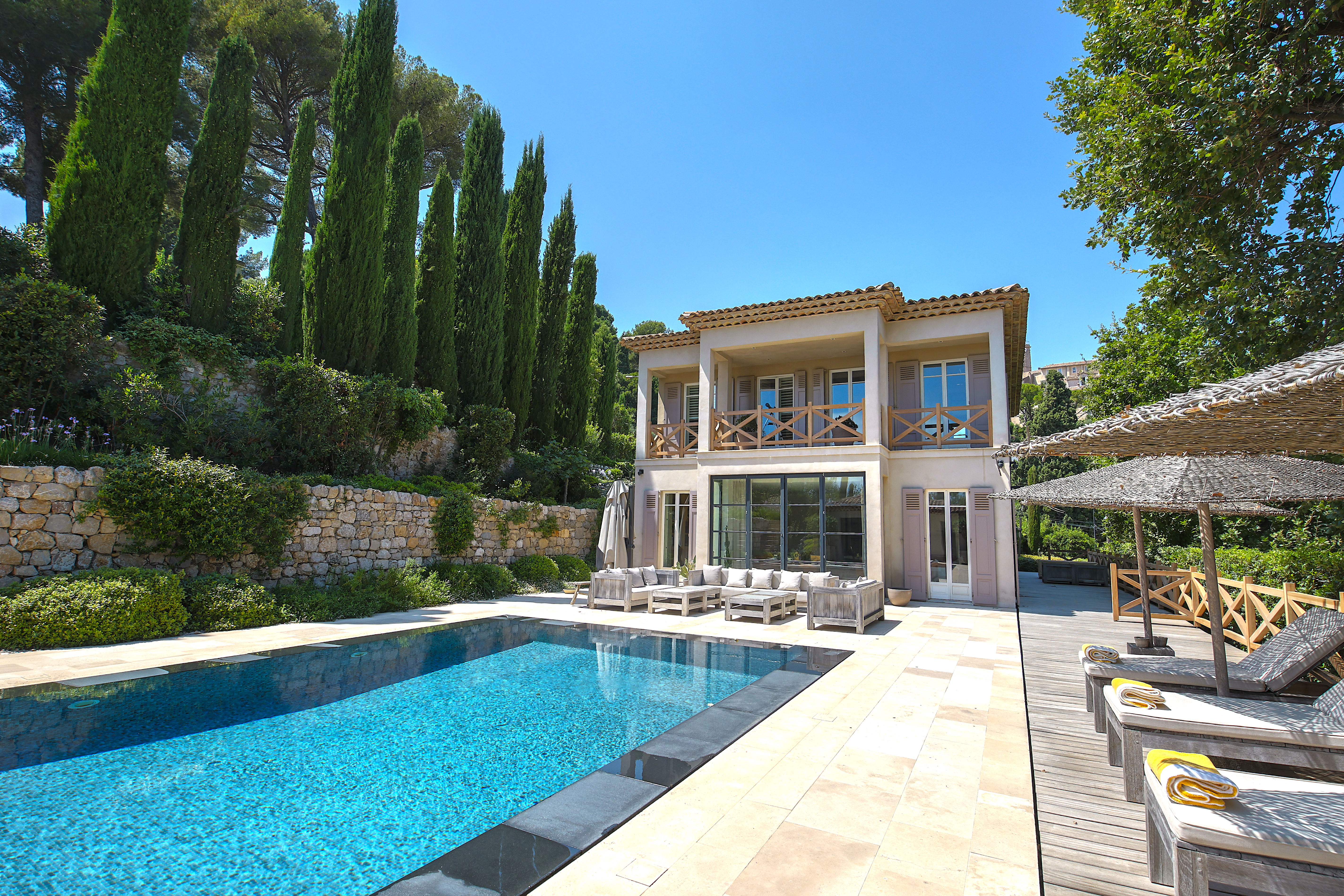 PQp27_villa-mougins02-1726749111.jpg