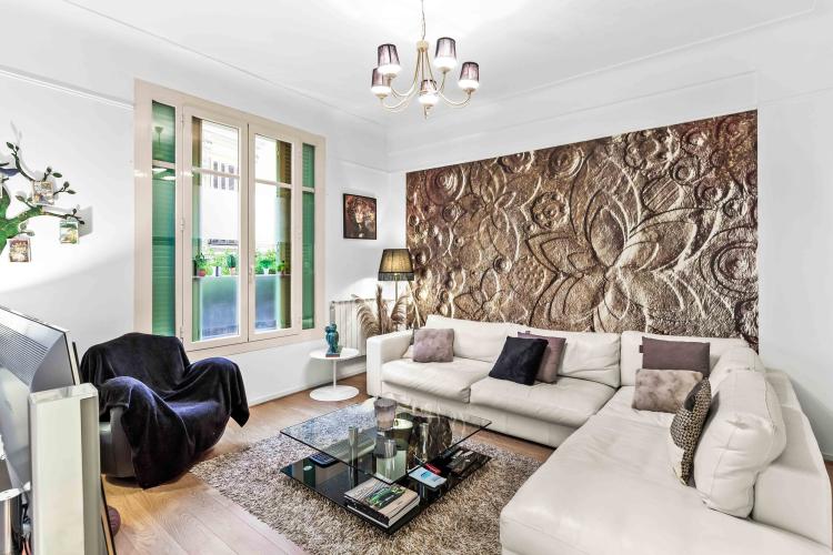 Palais Bosio: Appartement de 3 Pièces avec Terrasse - Calme