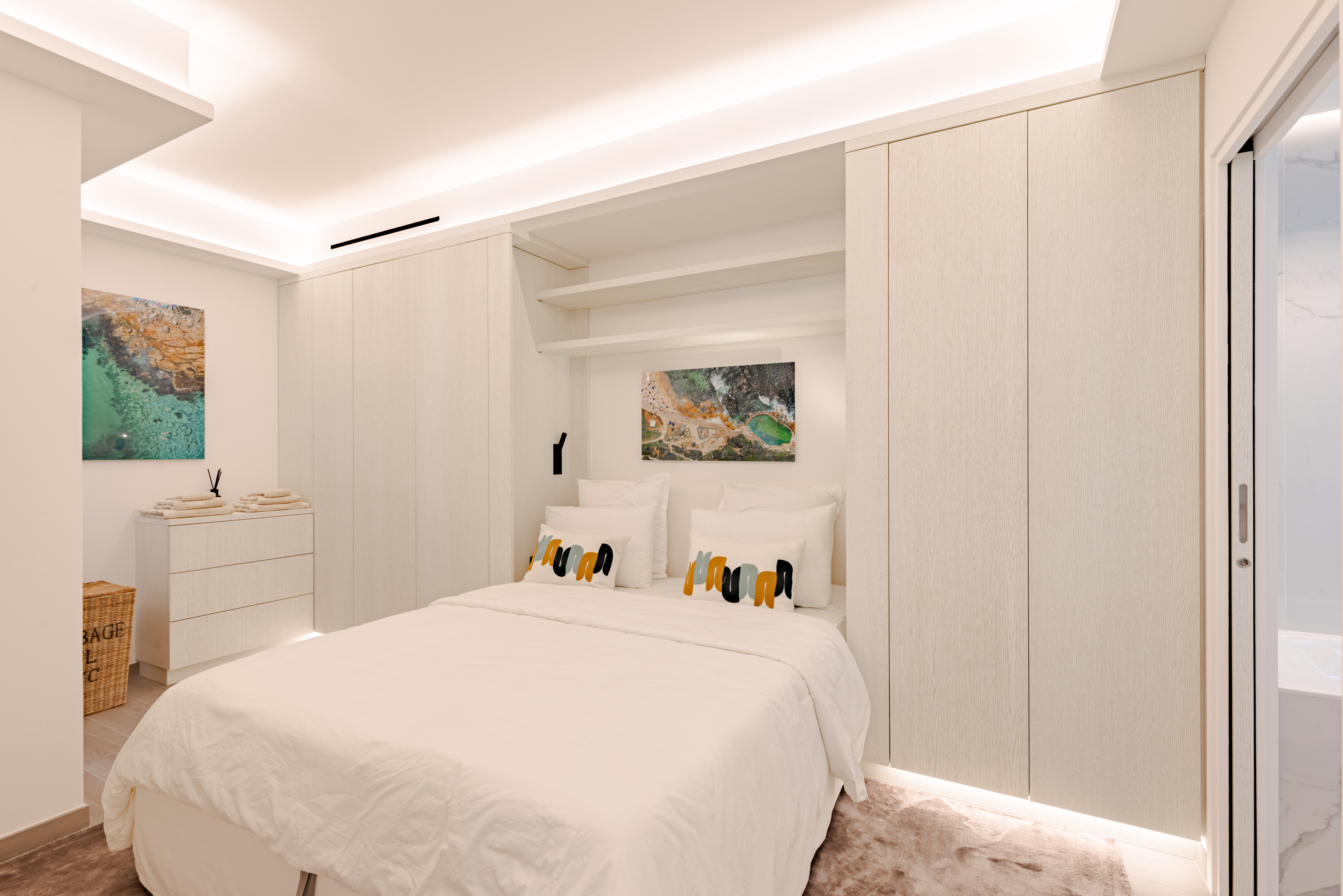 SOMPTUEUX 2 PIÈCES RENOVE & DÉCORÉ AVEC ÉLÉGANCE