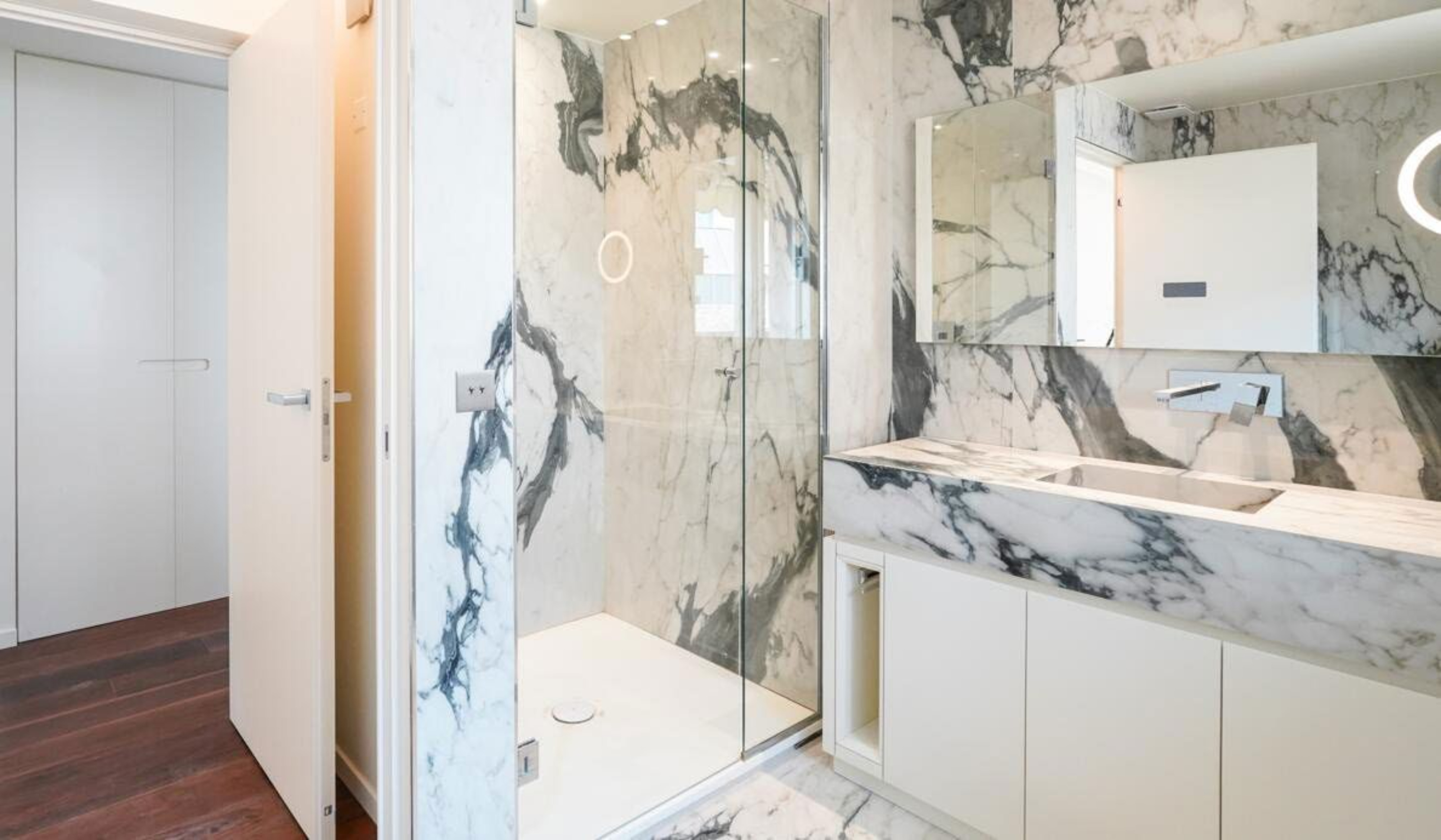 Exceptionnel penthouse en location avec piscine privée et vue mer panoramique