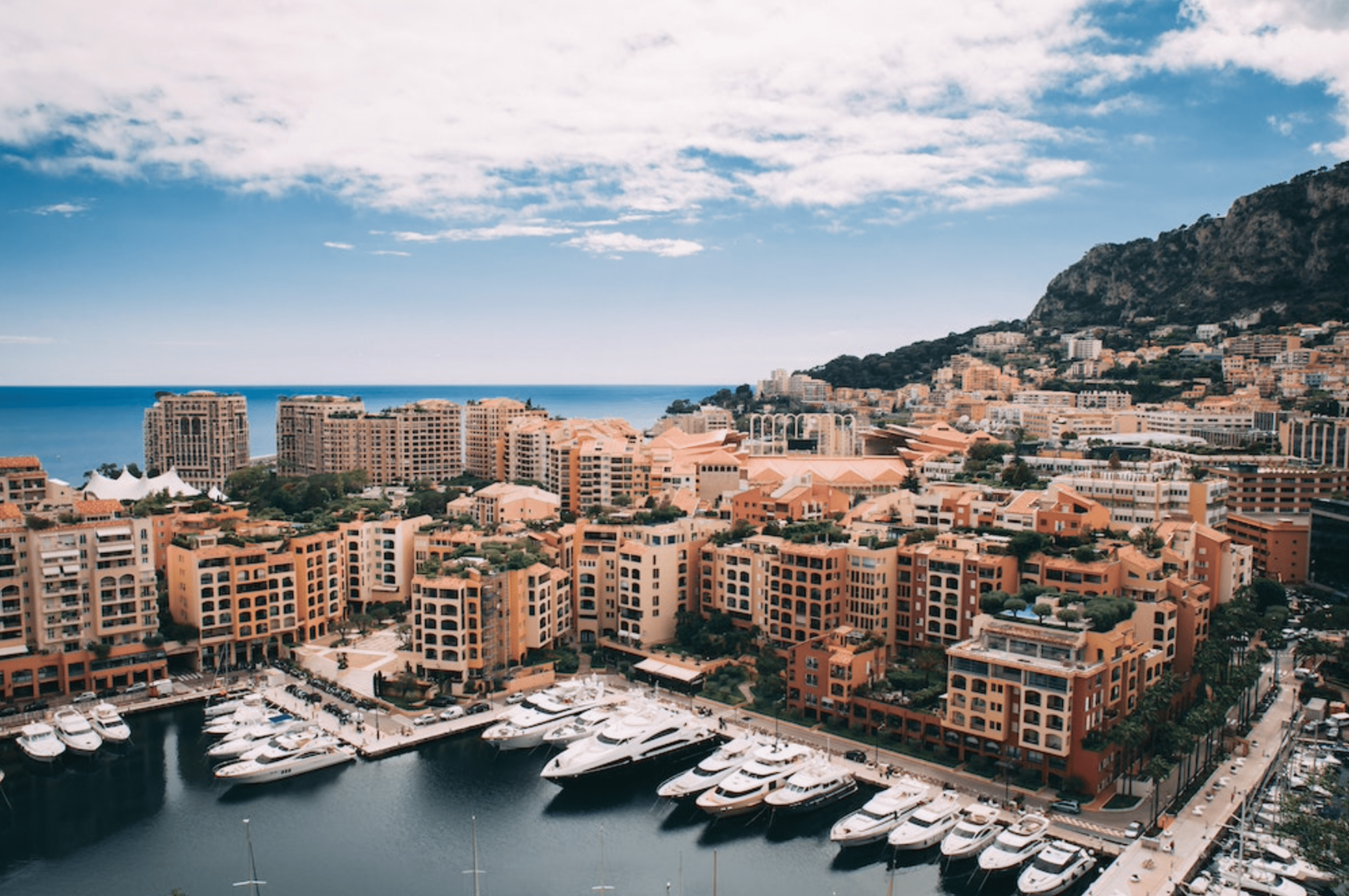 FONTVIEILLE: bureau de 12m2 en location