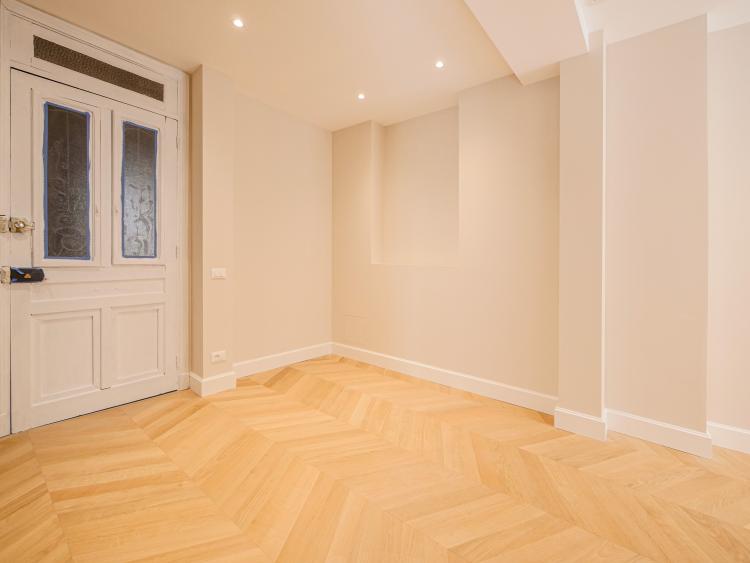 PALAIS BELVÉDÈRE - 2 PIÈCES RÉNOVÉ - USAGE MIXTE
