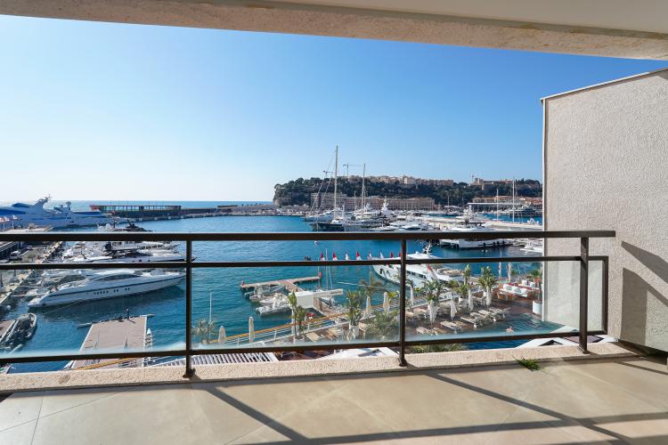 qrHnV_loggia-chambre-master-mc-star-barnes-valeri-agency-monaco-1773919069.jpg