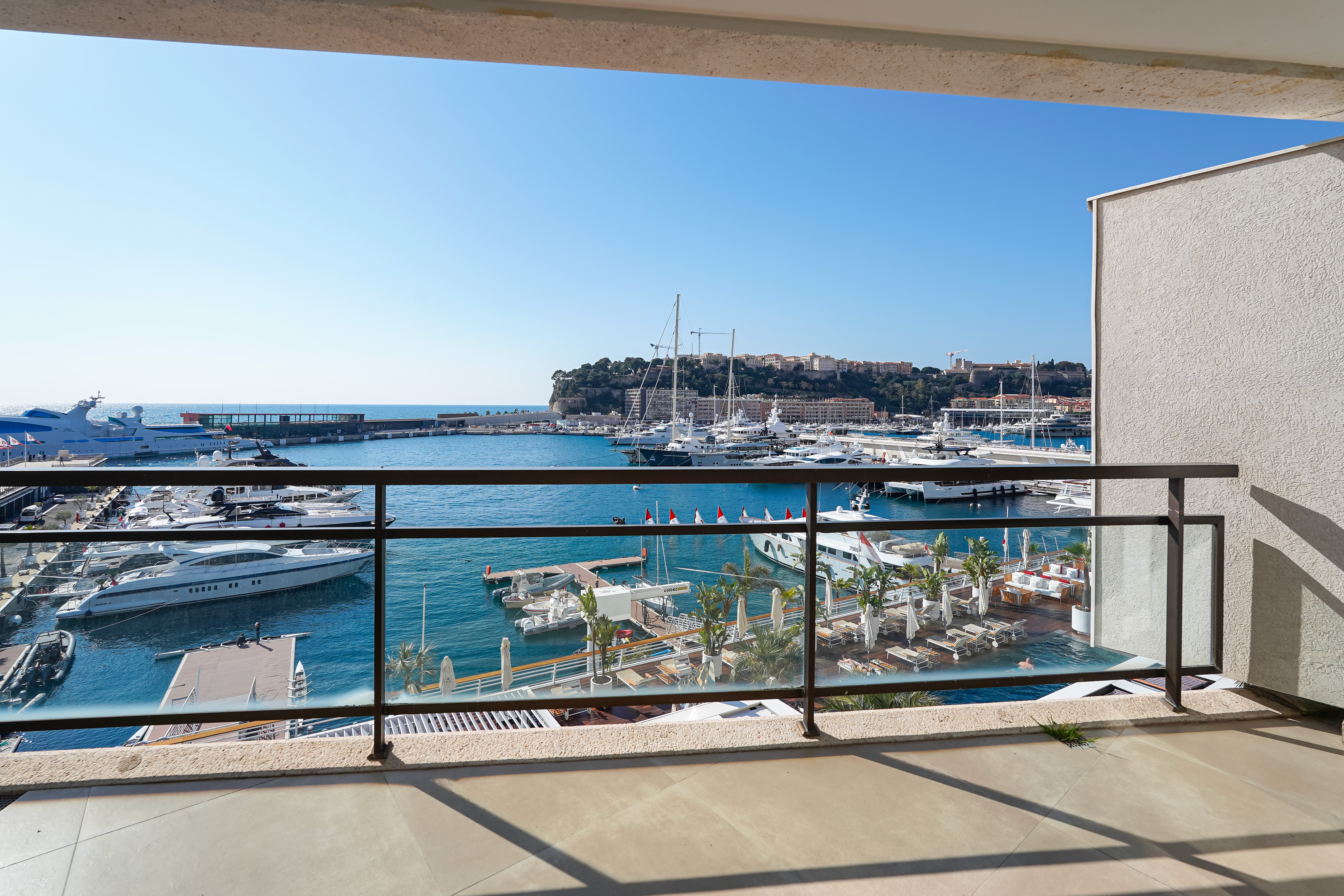 qrHnV_loggia-chambre-master-mc-star-barnes-valeri-agency-monaco-1773919069.jpg
