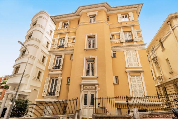 Villa Nel : 3 Pièces à Rénover avec Vue Mer et Cave