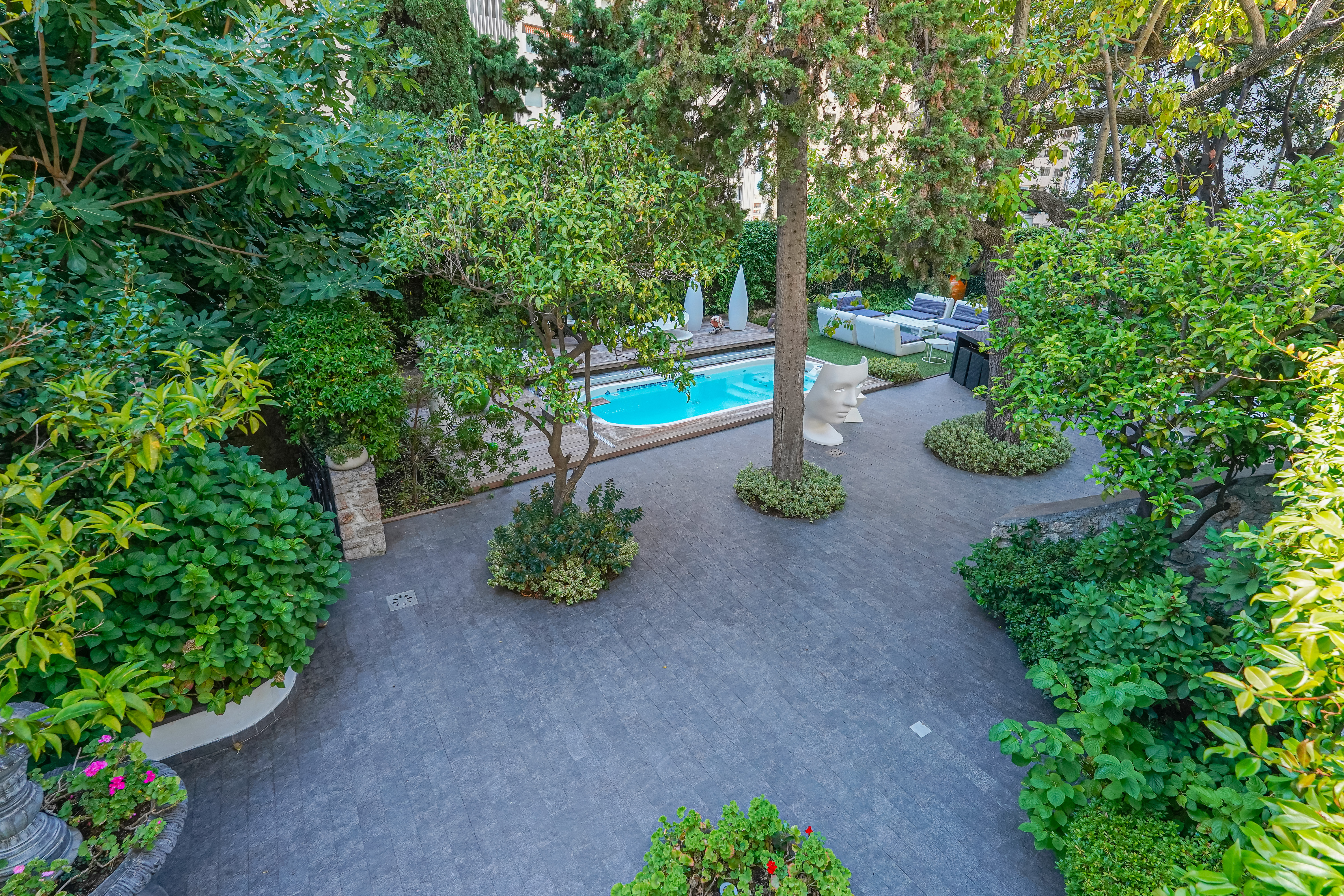 relxq_jardin-villa-la-rousse-barnes-valeri-agency-monaco-1754404143.jpg