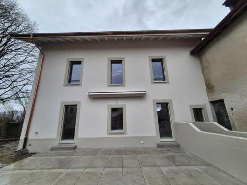 Belle maison de village entièrement rénovée et lumineuse de 4,5...