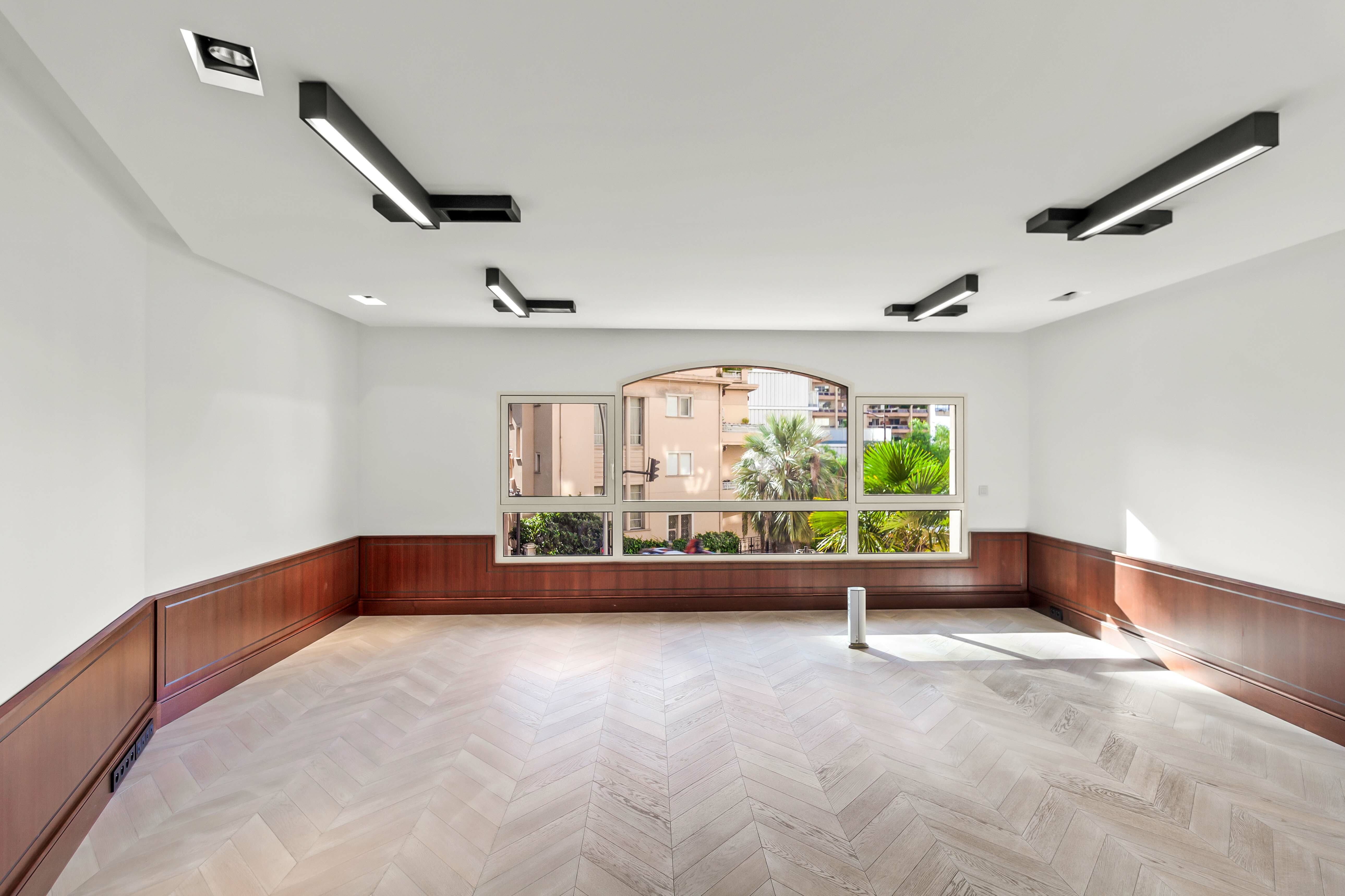 Villa del Sole : Bureaux Entièrement Rénovés